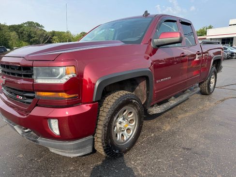 Used 2017 Chevrolet Silverado 1500 LT w/ True North Edition AWD/4WD image 9