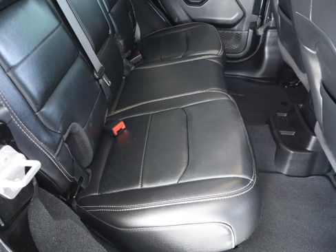 Used 2019 Jeep Wrangler Unlimited Sahara w/ Uconnect 4C Nav & Sound Group AWD/4WD image 37