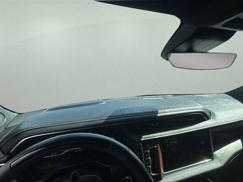 Used 2023 GMC Yukon XL Denali Ultimate AWD/4WD image 6