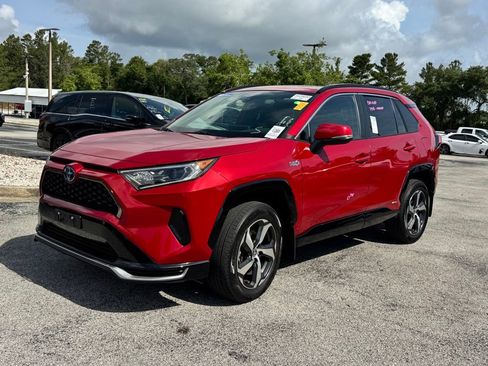 Used 2021 Toyota RAV4 SE w/ Weather & Moonroof Package AWD/4WD image 3