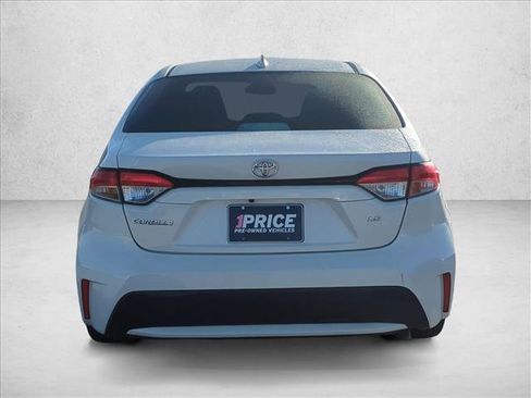 Used 2020 Toyota Corolla LE image 6