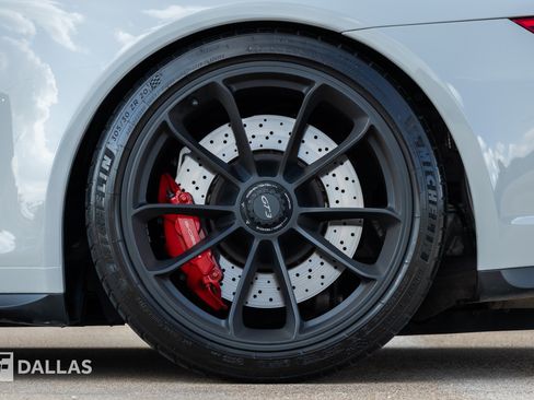Used 2018 Porsche 911 GT3 RWD image 9