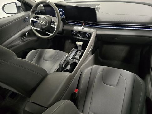 Used 2024 Hyundai Elantra SEL image 19