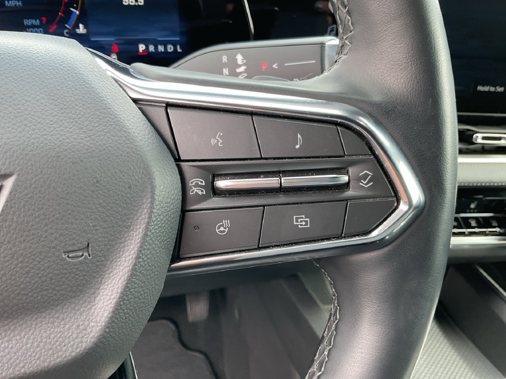 Used 2025 Chevrolet Equinox LT w/ Convenience Package II FWD image 17