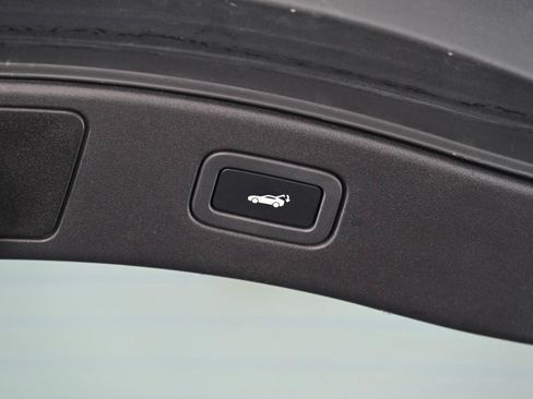 Used 2016 Jaguar F-TYPE R AWD/4WD image 39