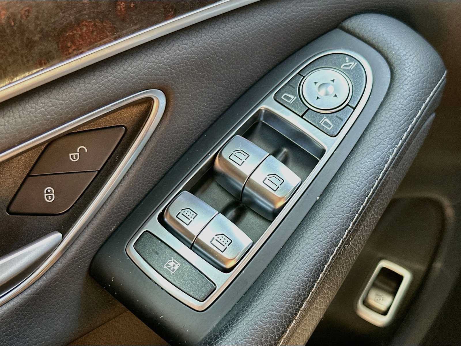 Used 2020 Mercedes-Benz S 450 Sedan image 18