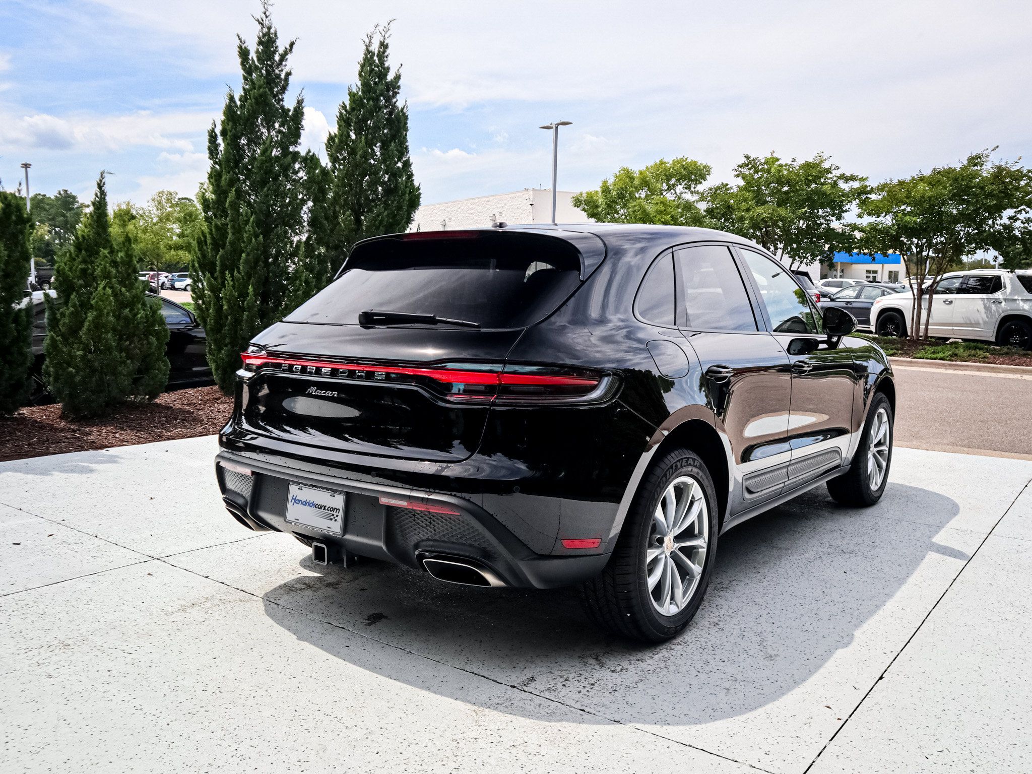 Used 2026 Porsche Macan w/ Premium Package Plus AWD/4WD image 10