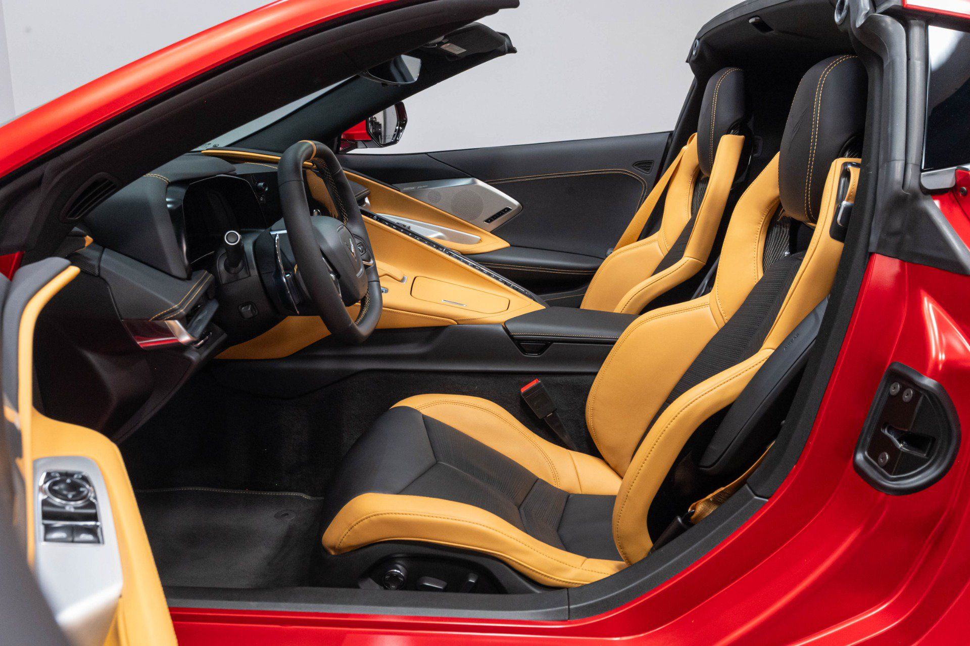 Used 2022 Chevrolet Corvette Stingray Coupe w/ 2LT w/ Z51 Performance Package RWD image 12