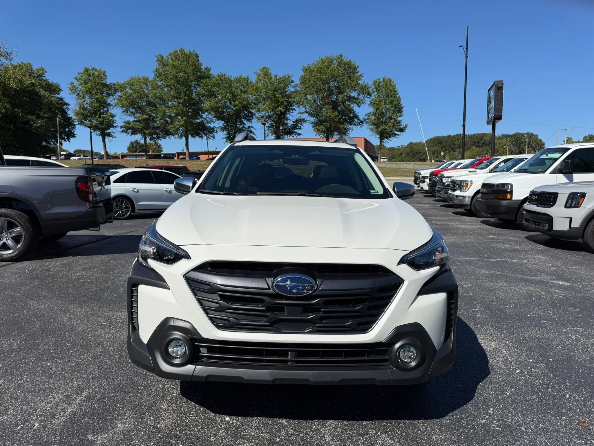 Used 2025 Subaru Outback Touring AWD/4WD image 9