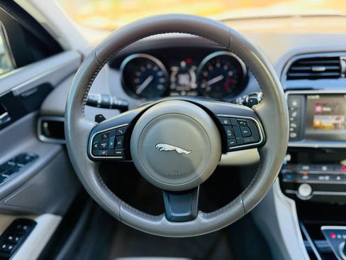 Used 2017 Jaguar XE Prestige image 12