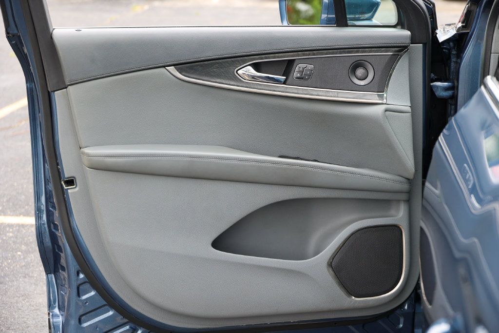 Used 2019 Lincoln Nautilus Reserve AWD/4WD image 4