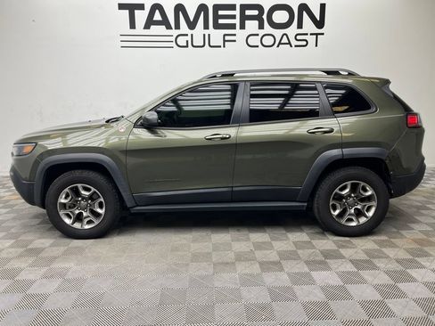 Used 2019 Jeep Cherokee Trailhawk AWD/4WD image 2