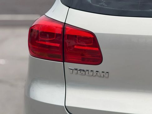 Used 2015 Volkswagen Tiguan S image 10