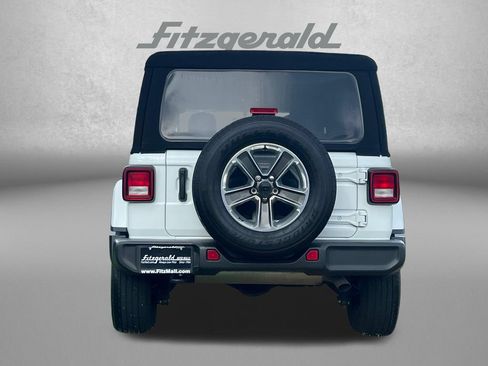 Used 2023 Jeep Wrangler Unlimited Sahara AWD/4WD image 7