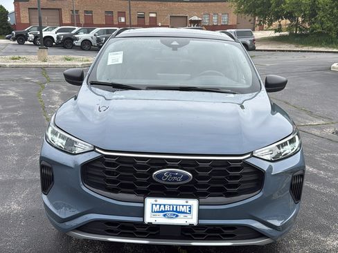 Used 2023 Ford Escape ST-Line w/ Tech Pack #1 AWD/4WD image 3