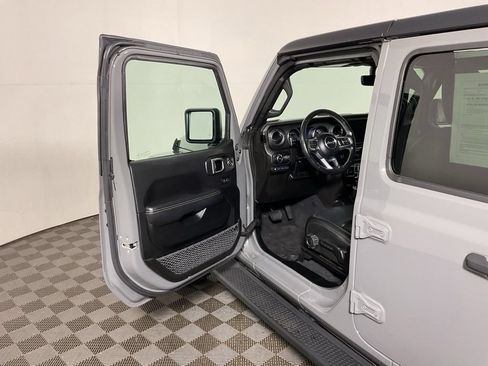 Used 2022 Jeep Wrangler Unlimited Sahara w/ Cold Weather Group AWD/4WD image 21