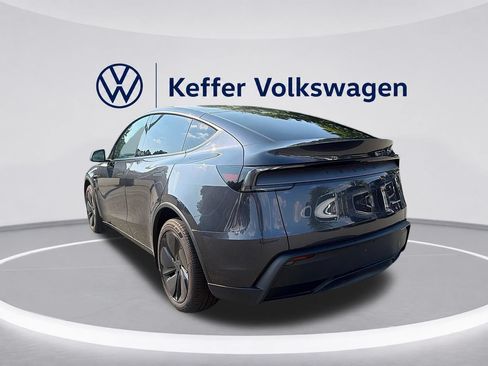 Used 2026 Tesla Model Y Long Range AWD/4WD image 3