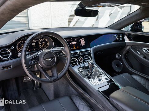 Used 2022 Bentley Continental GT image 21