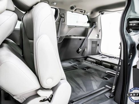 Used 2020 Toyota Sienna XLE image 37