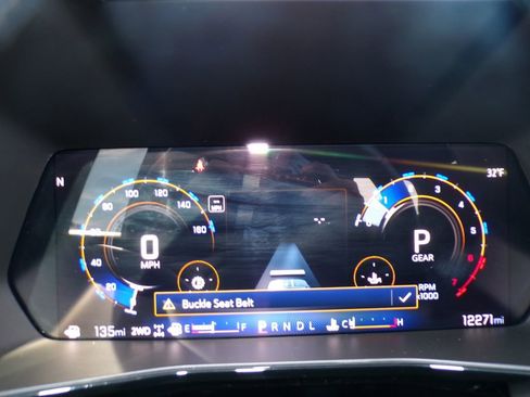 Used 2024 Chevrolet Colorado ZR2 w/ Technology Package image 24