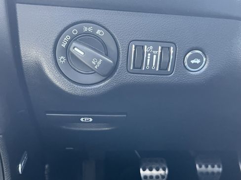 Used 2020 Dodge Challenger R/T w/ Plus Package image 33