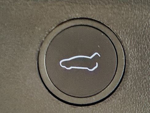 Used 2024 Tesla Model Y Long Range image 30