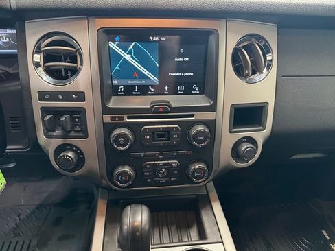 Used 2016 Ford Expedition XLT w/ Equipment Group 202A AWD/4WD image 5