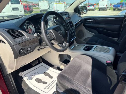 Used 2015 Dodge Grand Caravan SXT FWD image 7