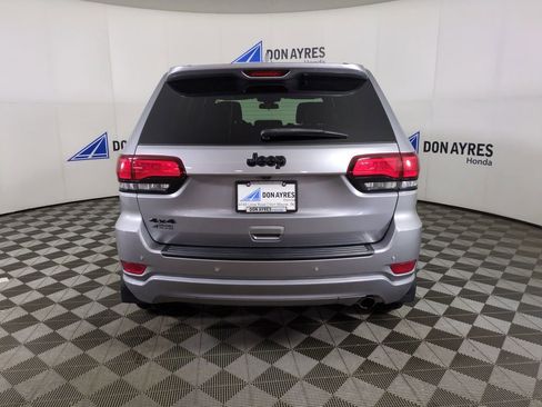 Used 2021 Jeep Grand Cherokee Laredo X image 4