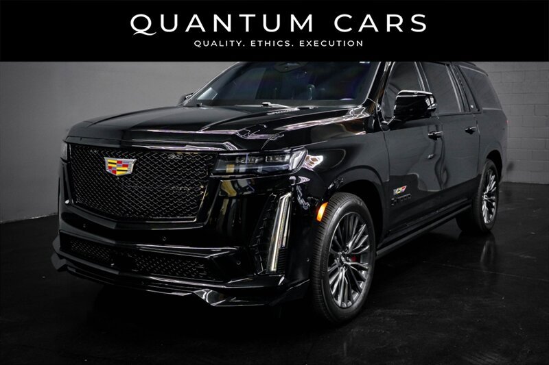 Used 2023 Cadillac Escalade ESV V w/ Heavy-Duty Trailer Package AWD/4WD image 1