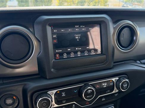 Used 2022 Jeep Wrangler Unlimited Sport AWD/4WD image 25