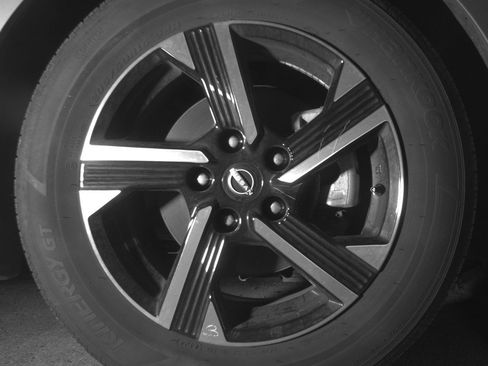 Used 2025 Nissan Sentra SV FWD image 13