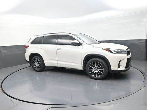 Used 2018 Toyota Highlander SE AWD/4WD image 20