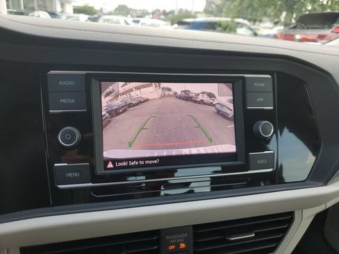 Certified 2024 Volkswagen Jetta SE FWD image 29