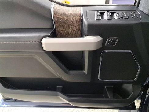 Used 2019 Ford F250 Lariat w/ Lariat Value Package image 21