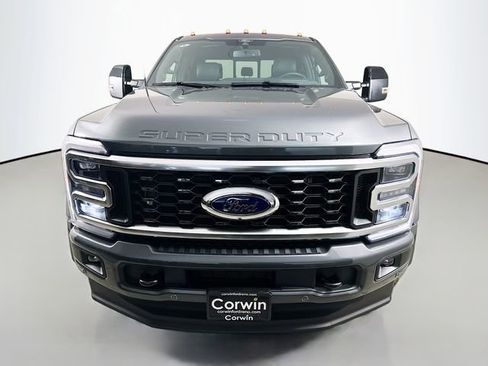 New 2026 Ford F450 Platinum w/ FX4 Off-Road Package image 2