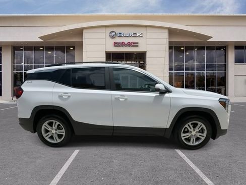 Certified 2023 GMC Terrain SLE w/ Driver Convenience Package FWD image 16