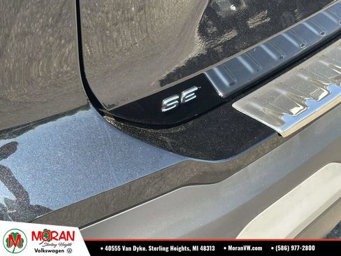 Used 2025 Volkswagen Tiguan SE w/ Panoramic Sunroof Package AWD/4WD image 9