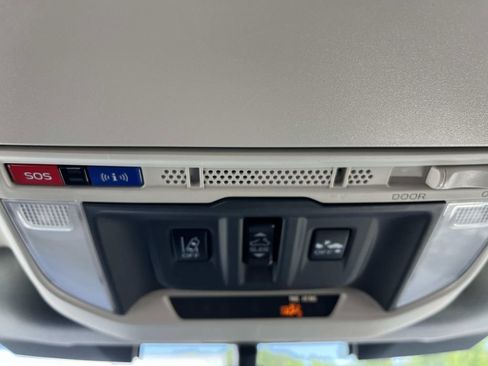 Certified 2024 Subaru Forester Premium AWD/4WD image 17