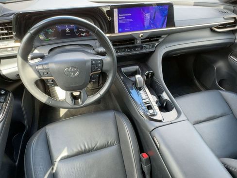 Used 2024 Toyota Crown Limited image 4