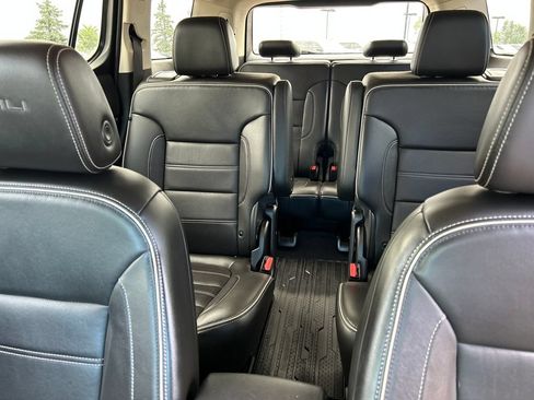 Used 2020 GMC Acadia Denali w/ Technology Package AWD/4WD image 6