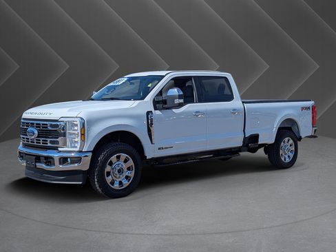 Used 2025 Ford F250 XLT w/ FX4 Off-Road Package image 32