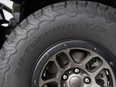 Used 2023 Jeep Wrangler Unlimited Rubicon 392 AWD/4WD image 71