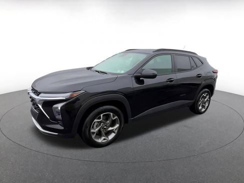 Used 2025 Chevrolet Trax LT w/ LT Convenience Package image 7