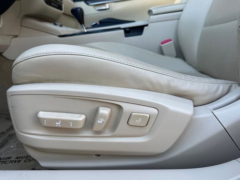 Used 2014 Lexus ES 350 w/ Premium Package image 13