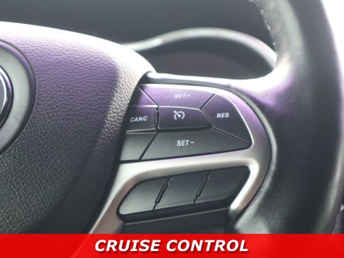 Used 2020 Jeep Grand Cherokee Altitude AWD/4WD image 16