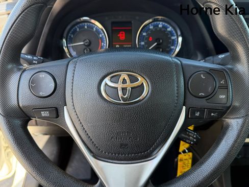 Used 2017 Toyota Corolla LE FWD image 29