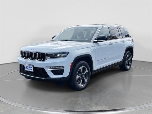 Used 2022 Jeep Grand Cherokee Limited 4xe image 3