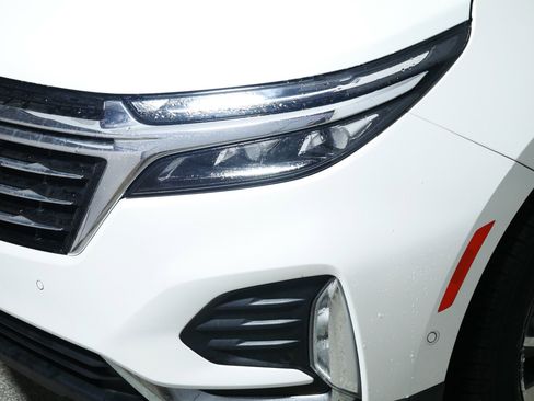 Used 2022 Chevrolet Equinox Premier image 16