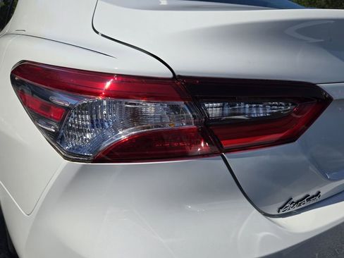 Used 2021 Toyota Camry LE FWD image 7
